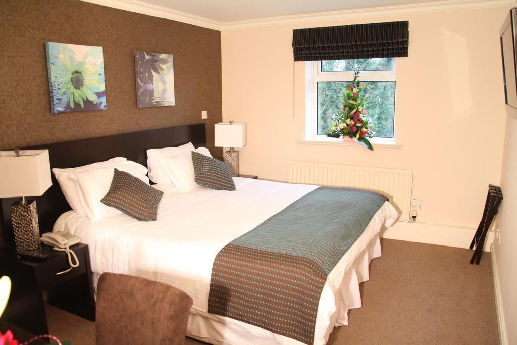 Greenvale Hotel Cookstown Extérieur photo